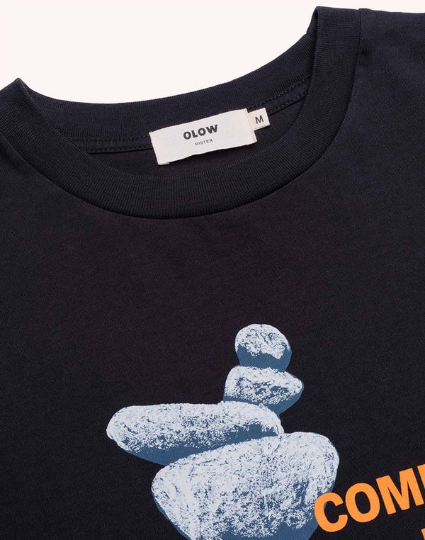 T-Shirt Universe Noir Carbone en coton bio GOTS – OLOW