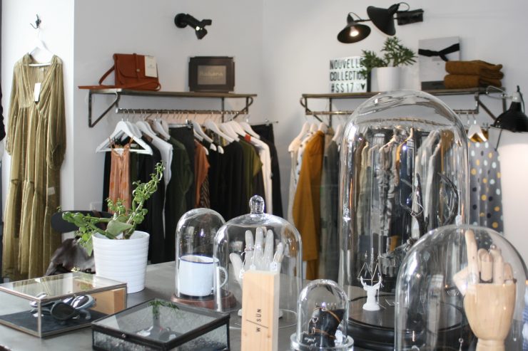 Sébastien nous fait visiter son dressing…