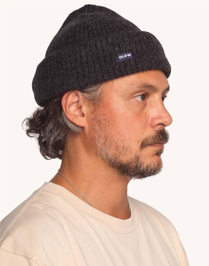 Bonnet Laban Noir Chiné en laine mérinos extra-fine – OLOW