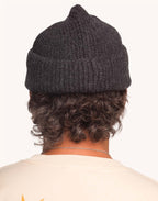 Bonnet Laban Noir Chiné en laine mérinos extra-fine – OLOW