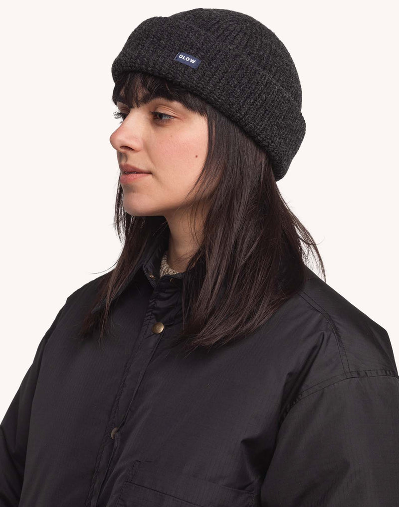 Bonnet Laban Noir Chiné en laine mérinos extra-fine – OLOW