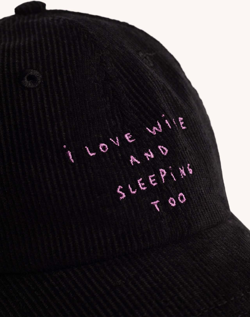 Casquette Six Panel Wine And Sleep Noir en velours de coton – OLOW
