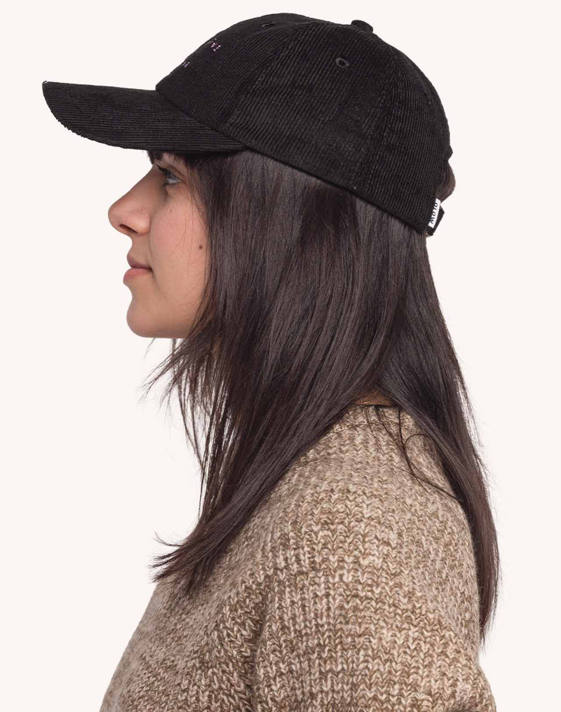 Casquette Six Panel Wine And Sleep Noir en velours de coton – OLOW