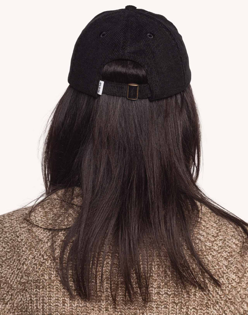 Casquette Six Panel Wine And Sleep Noir en velours de coton – OLOW