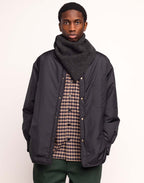 Écharpe Kolmio Noir Chiné en laine mérinos extra-fine – OLOW