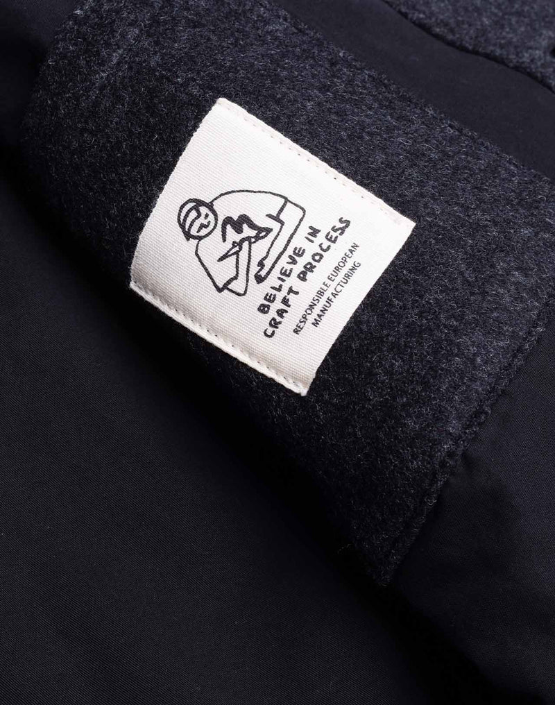 Veste Akka Noir en laine mérinos – OLOW