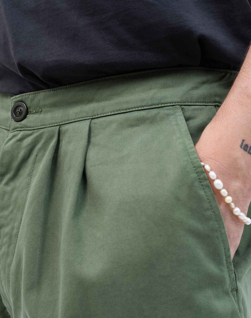 Short Handa vert olive SS26