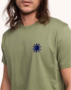 T-Shirt Pictural Vert Sauge en coton bio GOTS – OLOW