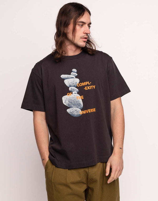 T-Shirt Universe Noir Carbone en coton bio GOTS – OLOW